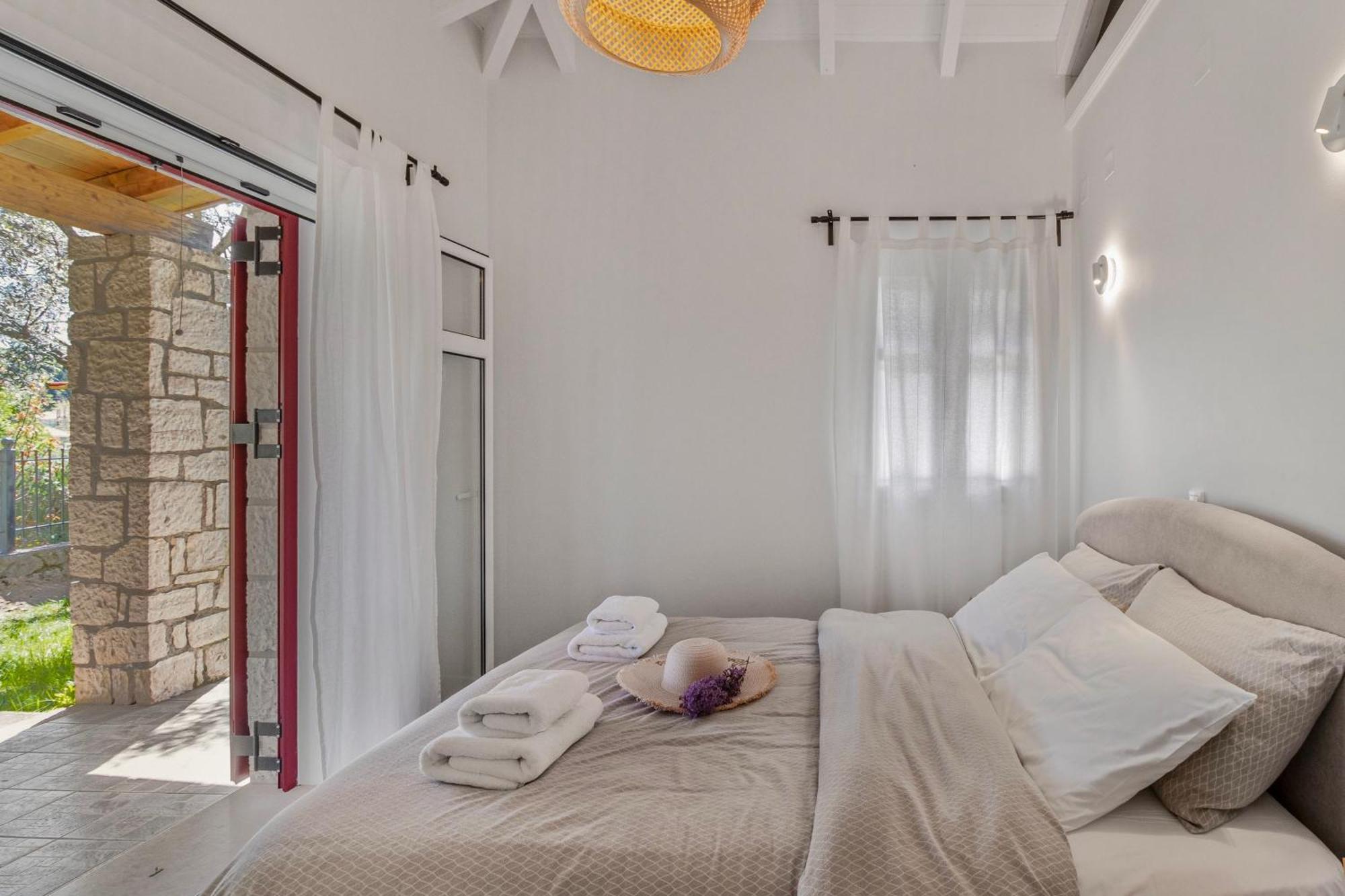 Apanema Mindfulness Resort Lefkada Asprogerakata Quarto foto
